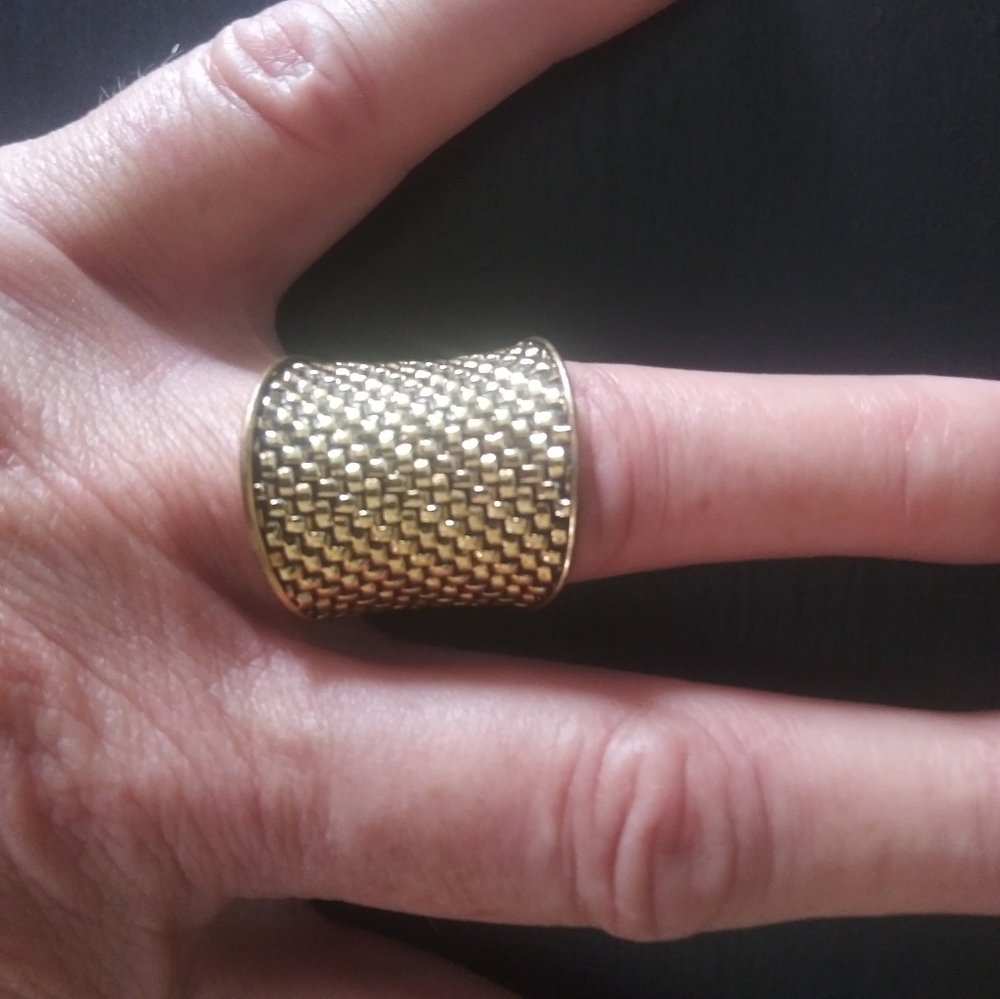 Ring - Picture 3 of 3